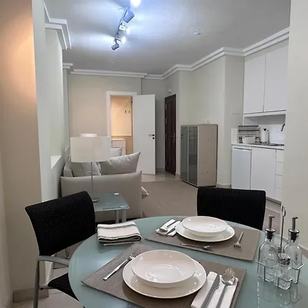 Castillo 17 Parking Incluido Apartment *